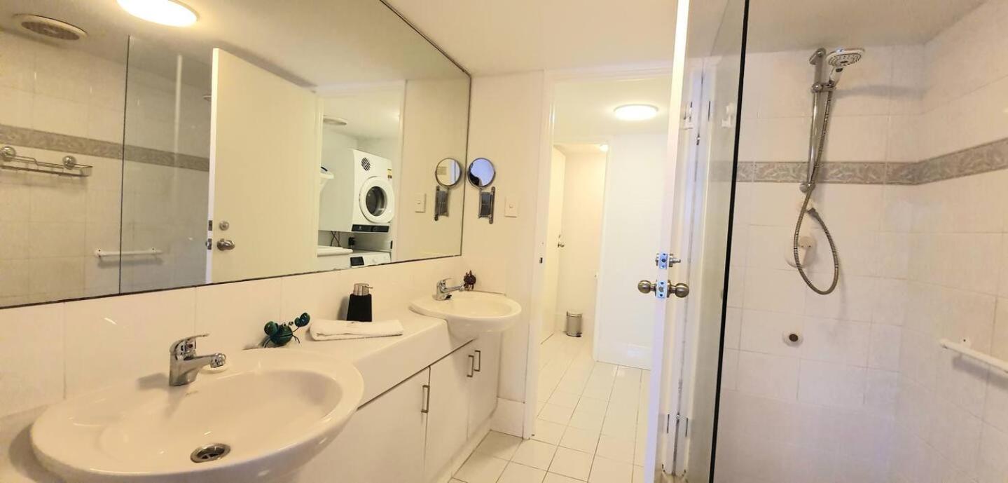 Sandcastles Beachfront Luxury Retreat Apartment Perth Exterior photo