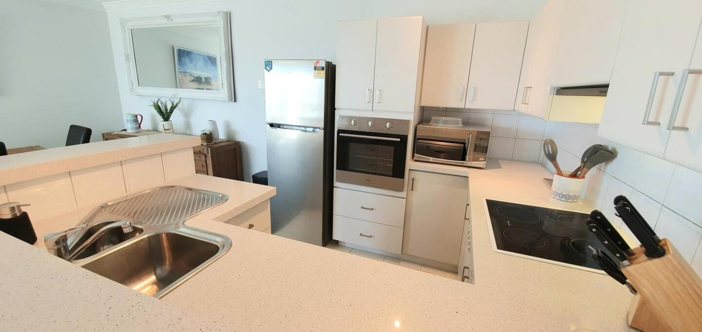 Sandcastles Beachfront Luxury Retreat Apartment Perth Exterior photo