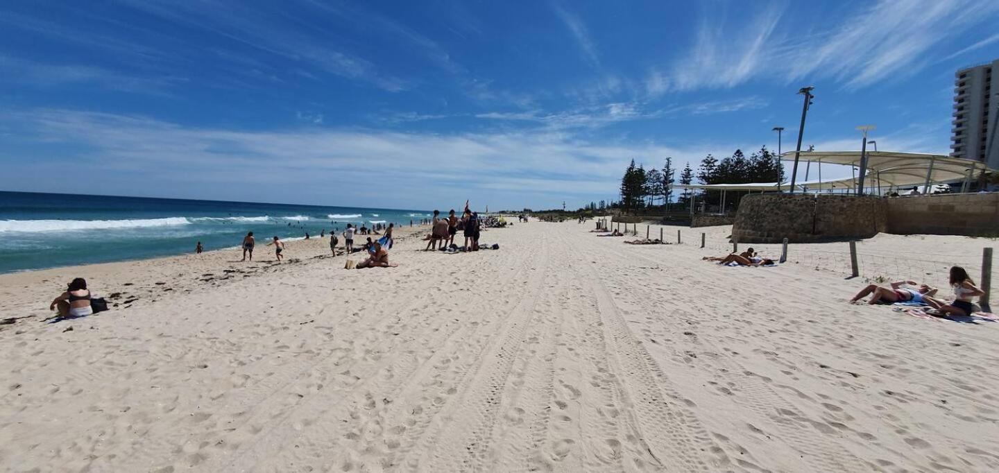 Sandcastles Beachfront Luxury Retreat Apartment Perth Exterior photo
