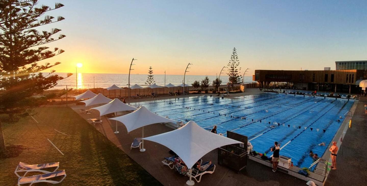 Sandcastles Beachfront Luxury Retreat Apartment Perth Exterior photo
